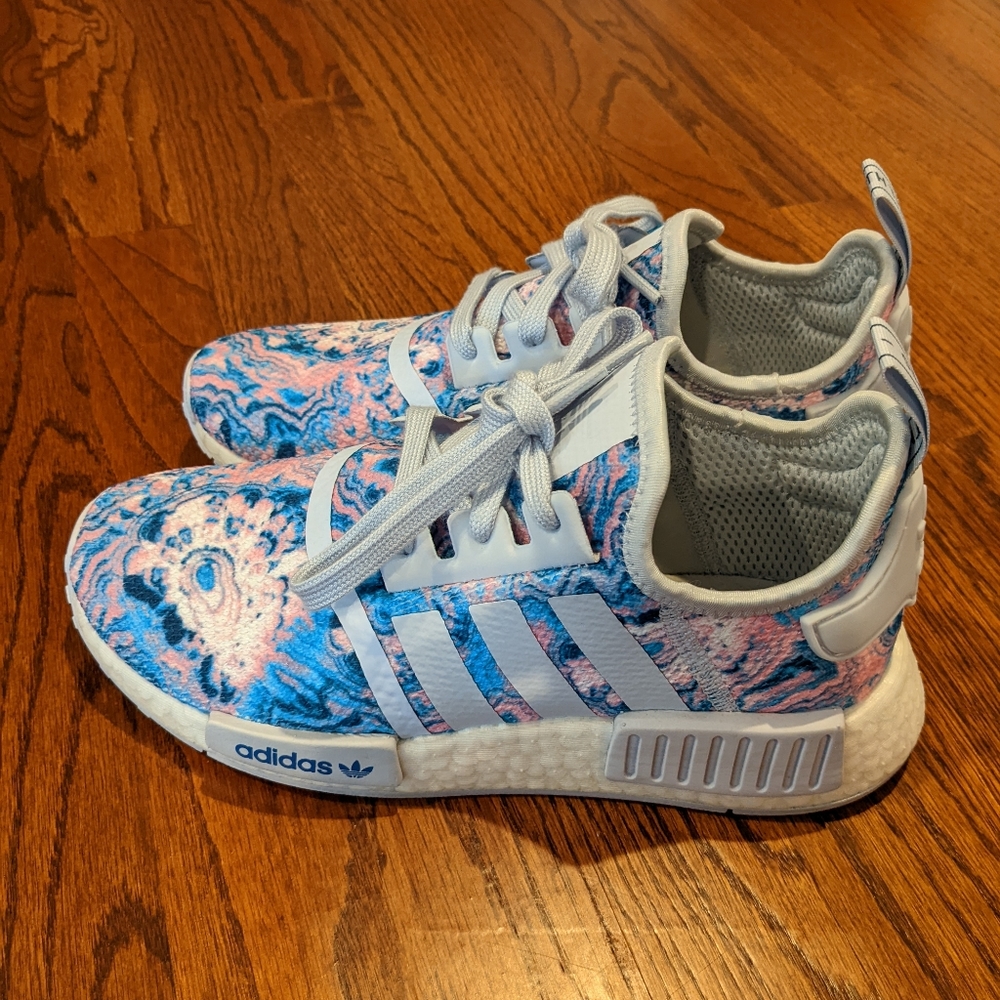 Adidas Tie dye sneakers size 6 in kids, 7.5 in women